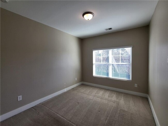 Building Photo - 5728 Taylor Wy