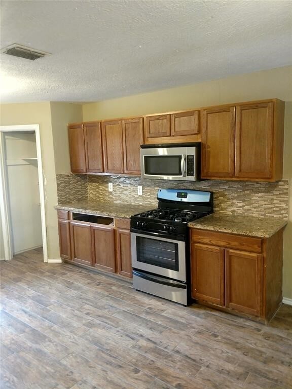Building Photo - 25730 Glen Loch Dr