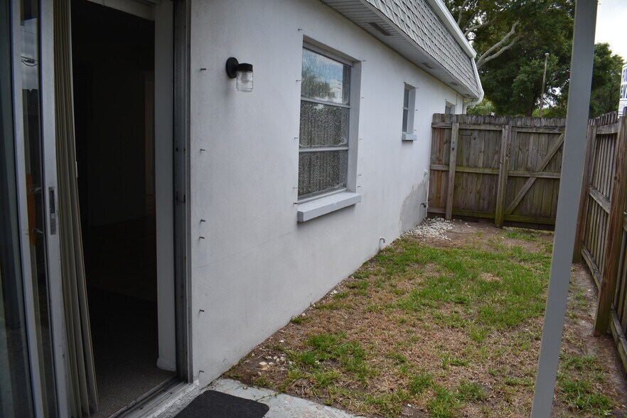 Building Photo - 4008 Audubon Dr