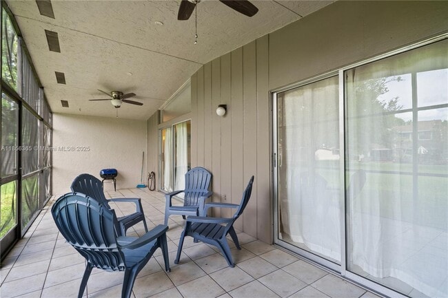 Building Photo - 15712 Woodgate Ct