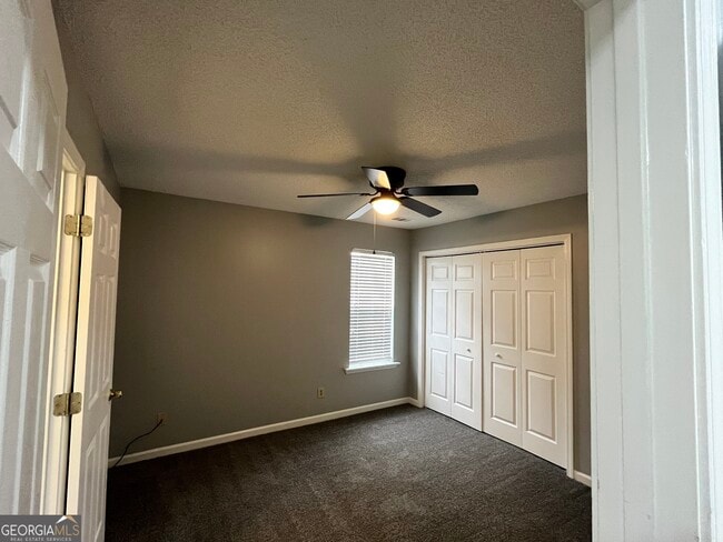 Building Photo - 102 Myles Ln