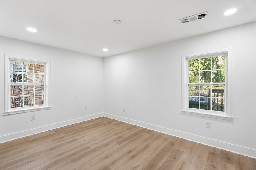 Building Photo - 167 Rockmart Dr SW