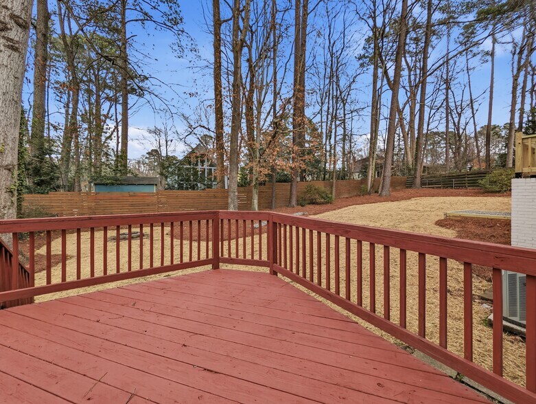 Building Photo - 1113 Yorkshire Dr