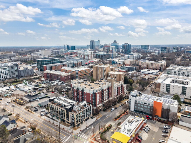 Building Photo - 618 N Boylan Ave