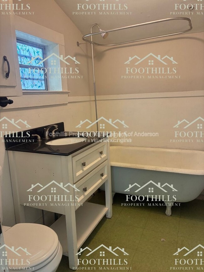 Building Photo - 319 B St