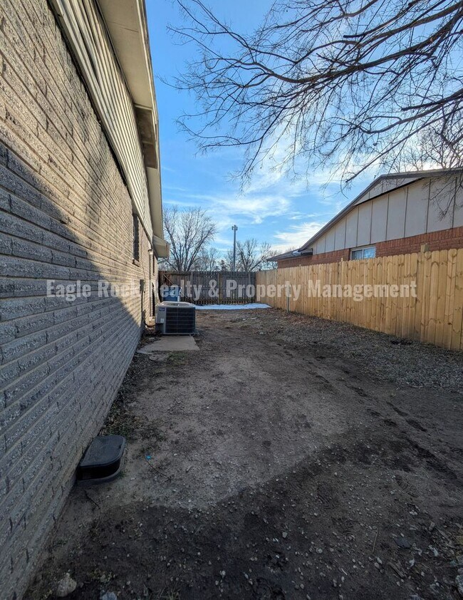 Building Photo - East Tulsa House for Rent (3beds/1.5baths)