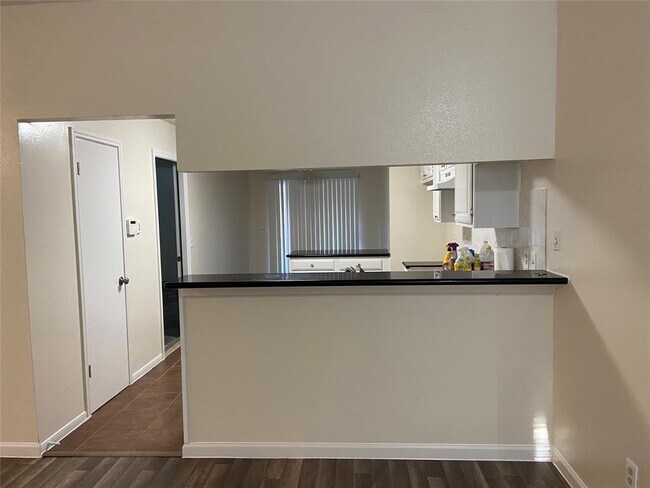 Building Photo - 11219 Willow Field Dr