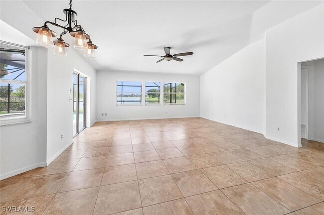 Building Photo - 1094 Grove Dr