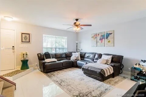 Building Photo - 2876 S Cambridge Ln
