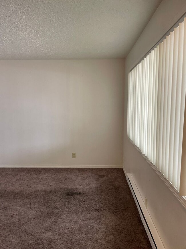 Building Photo - 4932-4942 Elkhorn Ct SE Salem, OR 97317