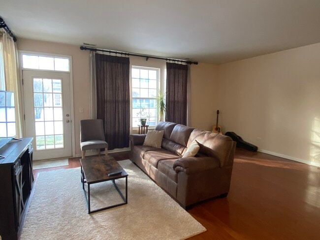 Building Photo - 1587 Millbrook Dr