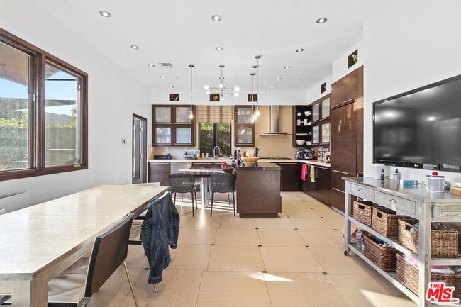 Building Photo - 2473 La Condesa Dr