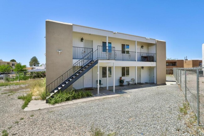 Building Photo - 3509 Tyson Pl NE