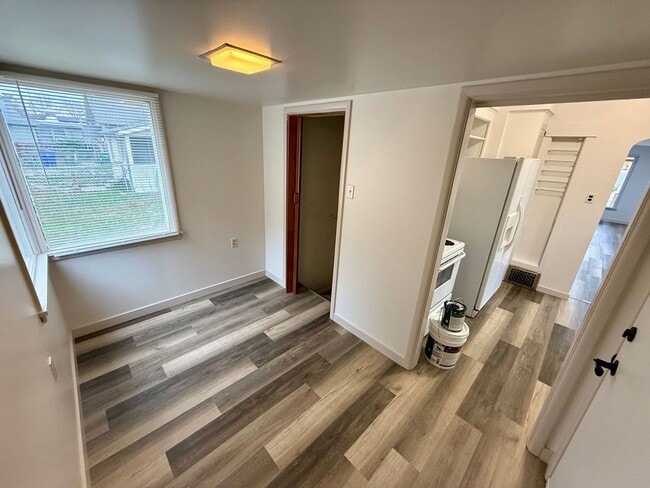 Building Photo - Approved Applicant - 2 Bedroom Newly Remod...