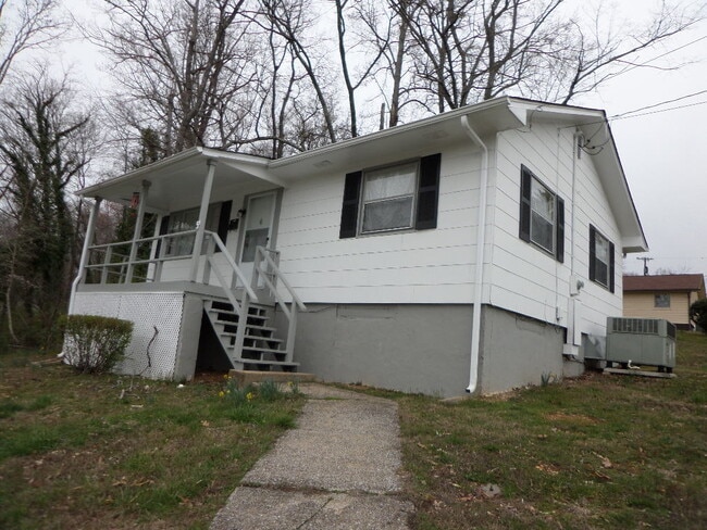 Primary Photo - 102 Utah Ave