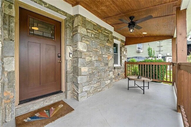 Building Photo - Charming 3BR House in Atlanta