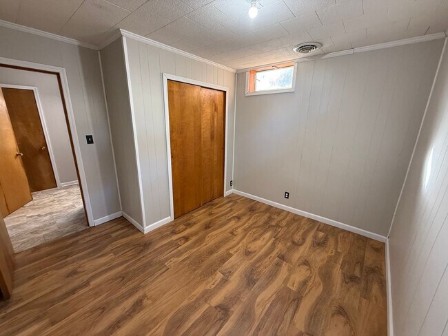 Building Photo - 1037 Stringtown Rd