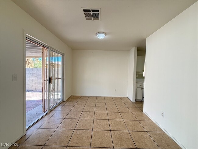 Building Photo - 4622 Little Wren Ln