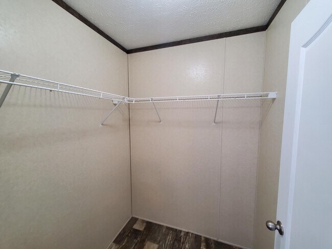 Building Photo - 35 Sparrow Hill Dr