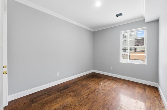 Building Photo - 168 New York Ave