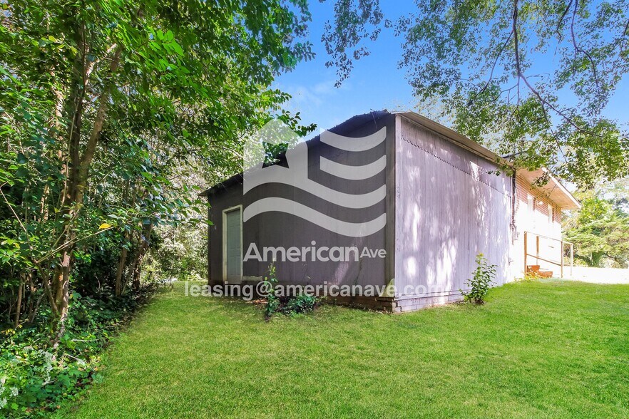 Building Photo - 688 Old Lundy Rd