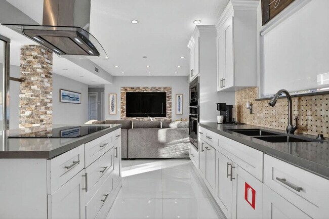 Building Photo - 5161 SW 159th Ct