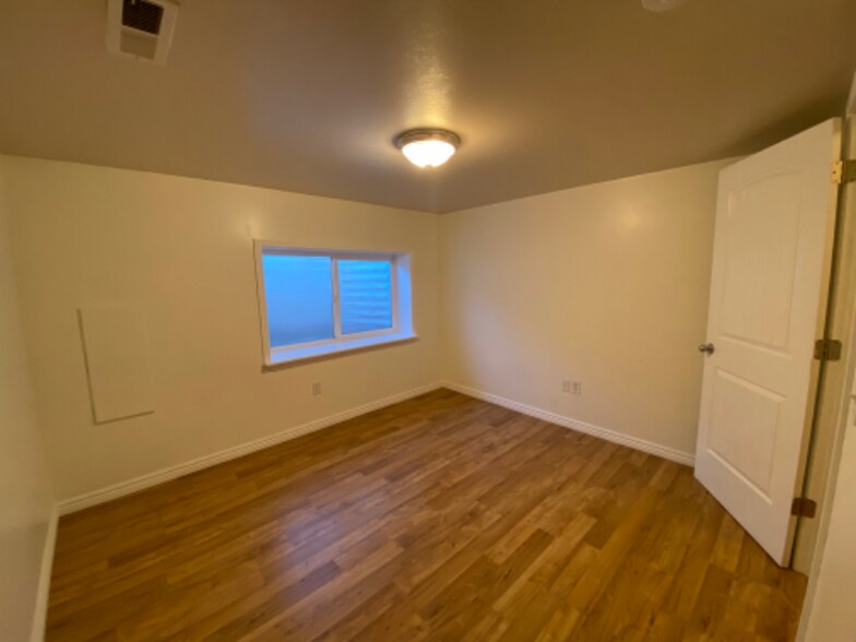 Building Photo - 834 S 980 W