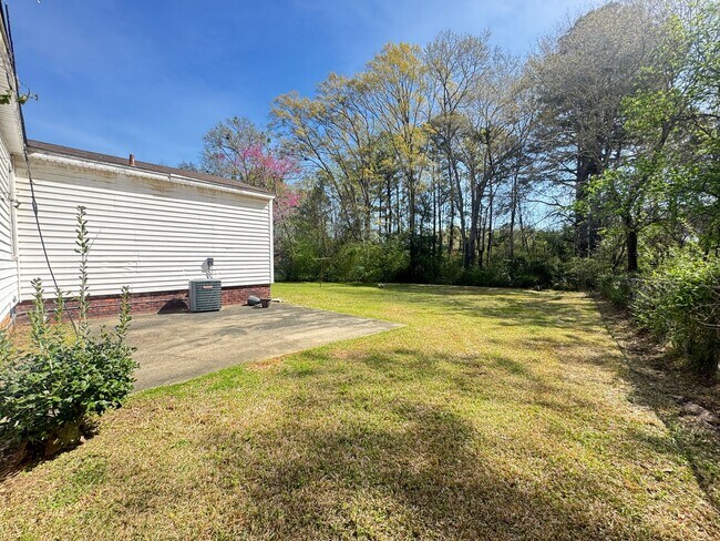 Building Photo - 3 Bed, 2 Bath Home in Grambling!