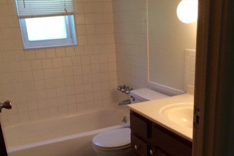 Bathroom - 3000 Fordhaven Rd