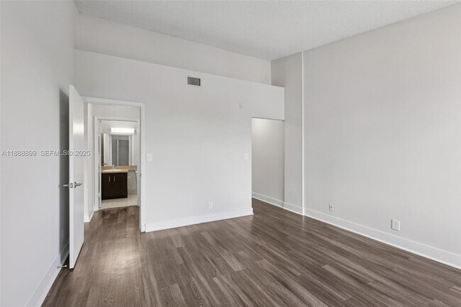 Building Photo - 4303 W Atlantic Blvd