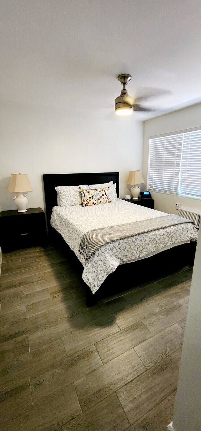 Building Photo - 1901 Wiley St