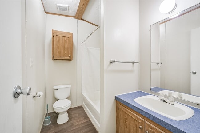 Building Photo - 33205 Wedgewood Dr