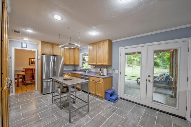 Building Photo - 3086 Waterford Dr
