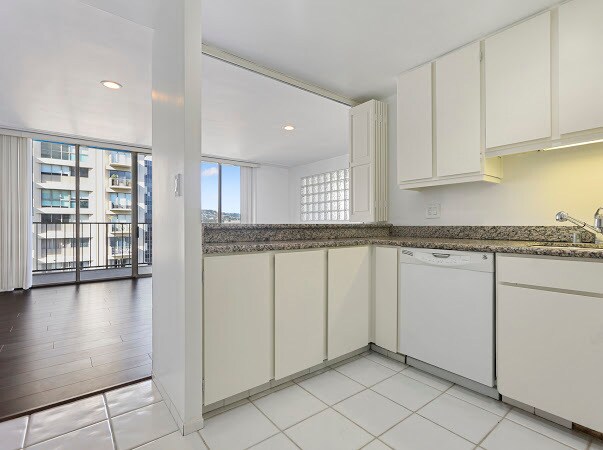 Building Photo - 2160 Century Park E