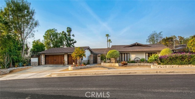 Primary Photo - 27151 Mission Hills Dr
