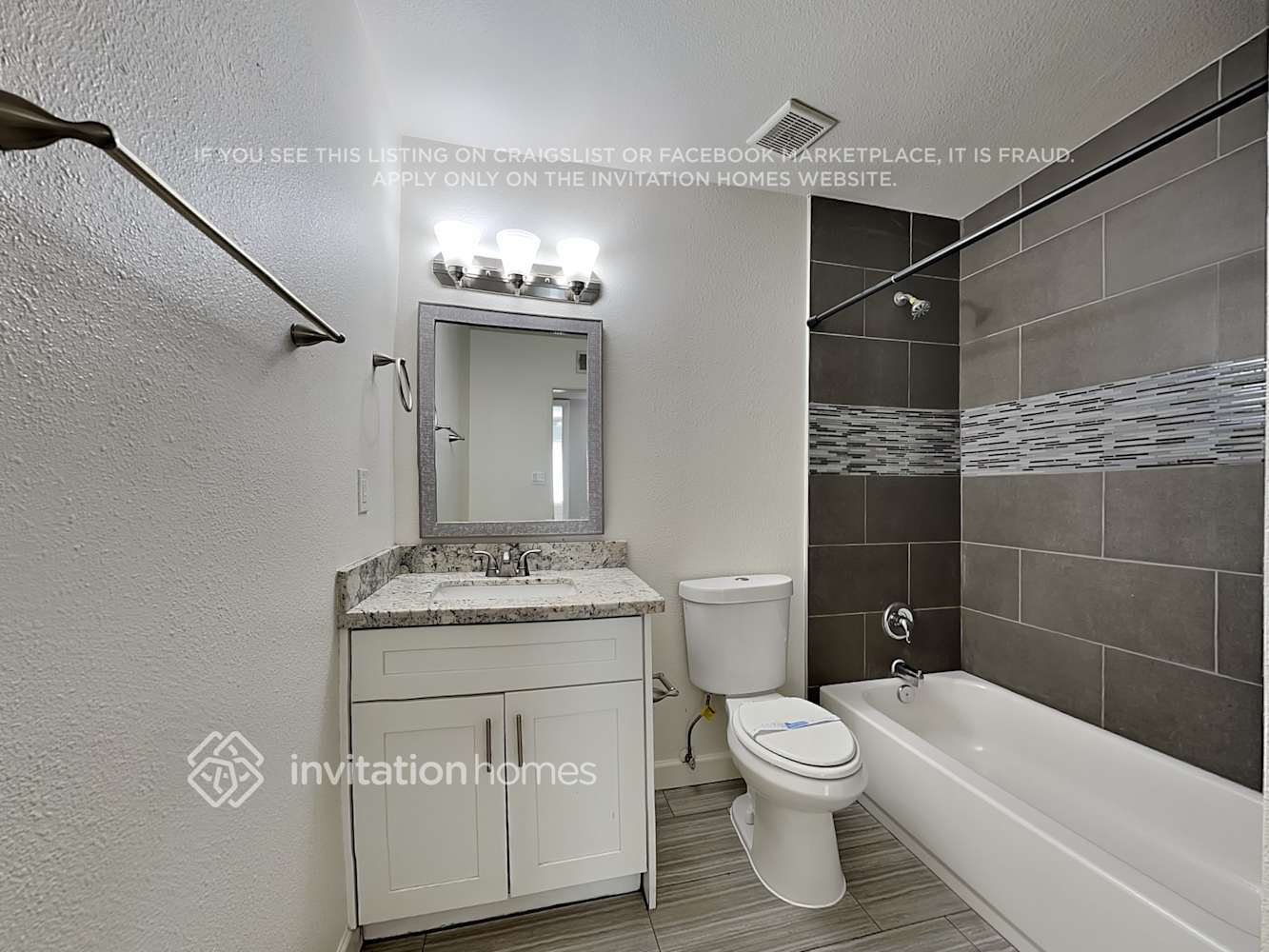 Building Photo - 1524 E Alameda Dr