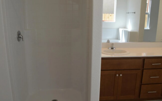 Building Photo - 4467 Jennifer Wy