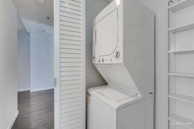 Building Photo - 219 Brannan St