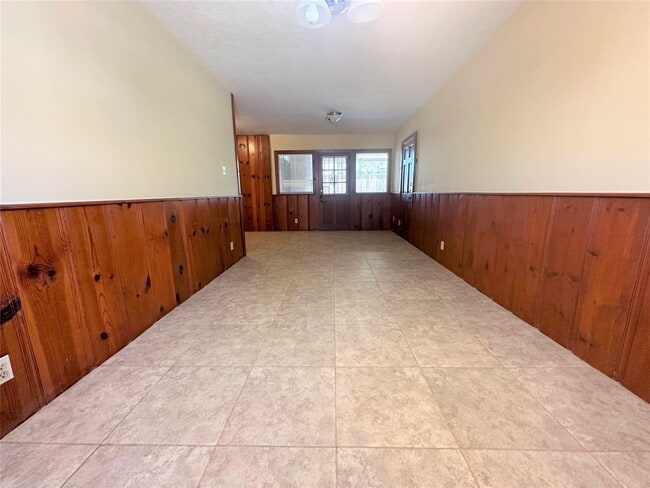 Building Photo - 903 Lamonte Ln