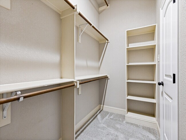 Building Photo - 455 Chisholm Trail