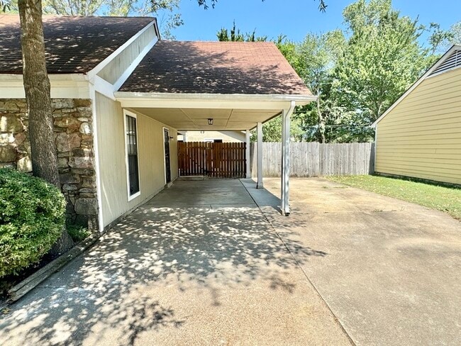 Building Photo - 7312 Country Side Rd