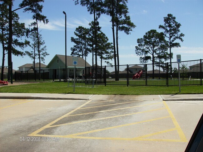 Building Photo - 17202 Timber Cliff Ct