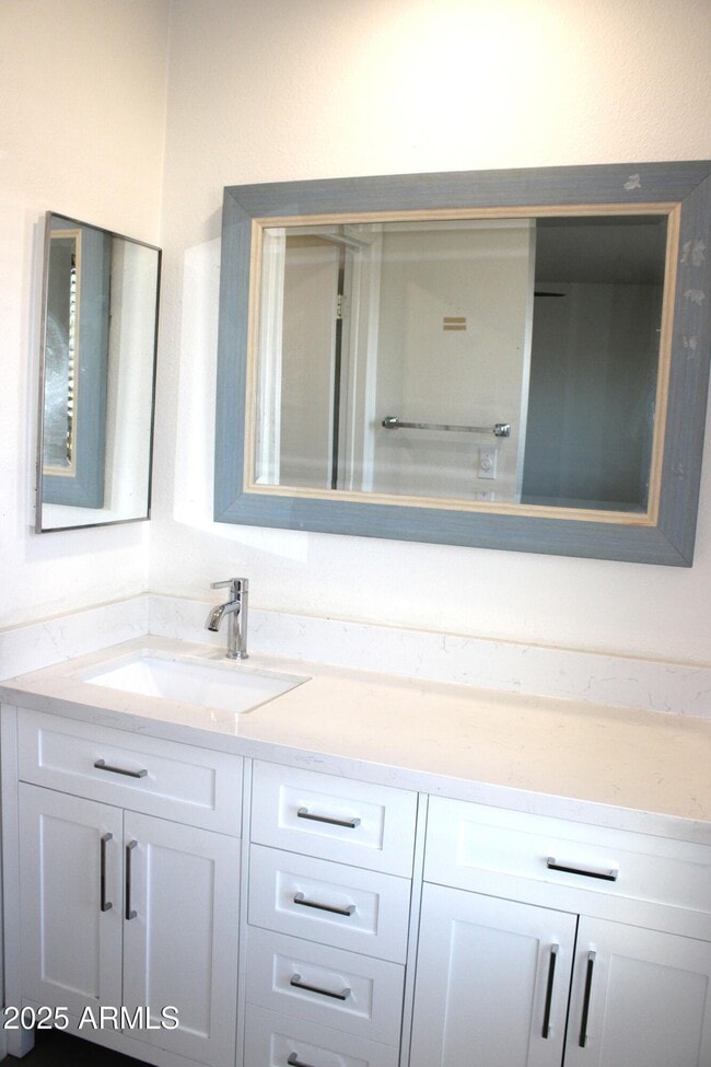 Building Photo - 4046 E Hidalgo Ave