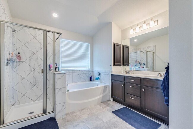 Building Photo - 17409 Crazy Arm Rd