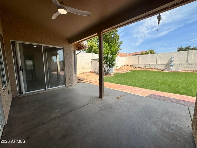 Building Photo - 4412 E Hopi St