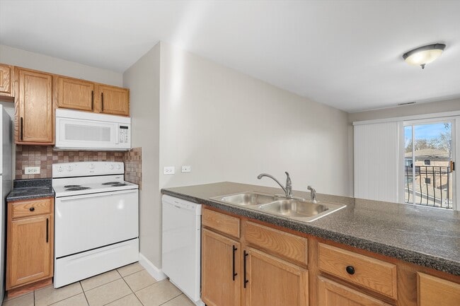 Building Photo - 3423 Ridgeland-202