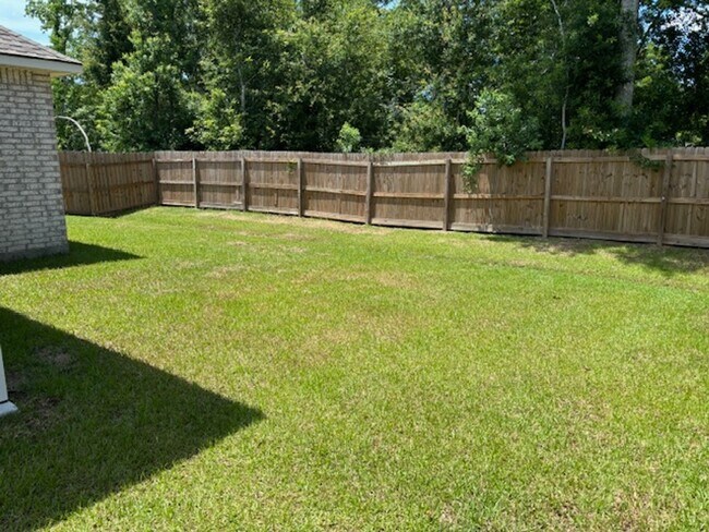Building Photo - Prairieville on Queen Street