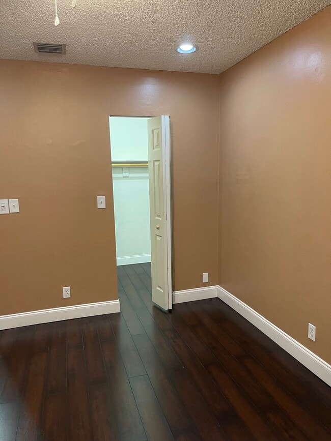 Building Photo - 2436 Raleigh St