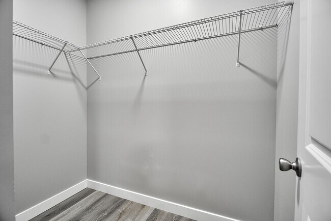 Building Photo - 415 Dequincy St