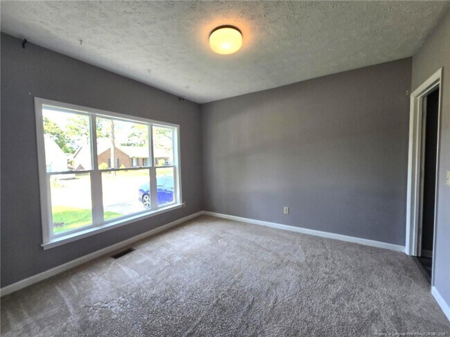 Building Photo - 7132 Dayspring Dr